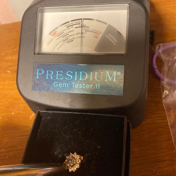 Solid 10k gold mystic topaz earrings-firm price no offers - Picture 5 of 12